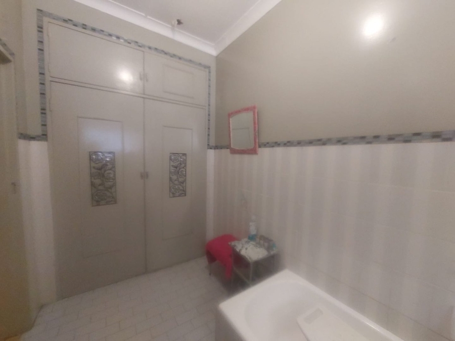 4 Bedroom Property for Sale in Oos Einde North West